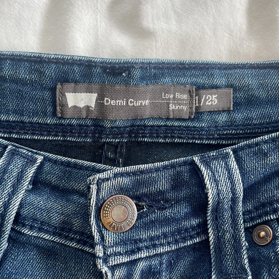 Lågmidjade Levis shorts  - 91