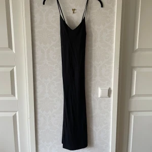 Svart klänning  - Superfint skick