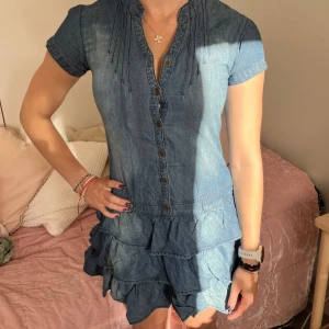 Klänning - Snygg jeansklänning🎀