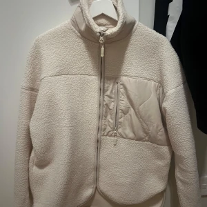 Teddy jacka/tröja - Teddy jacka från Cubus 