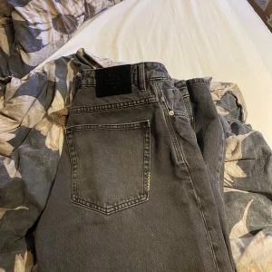 Svarta nuew jeans - 32/32 storlek säljer eftersom de inte passar 