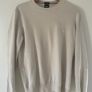 Stickad Hugo Boss tröja - Säljer nu min stickade Boss i storlek M nypris 1500kr köpt på johnells