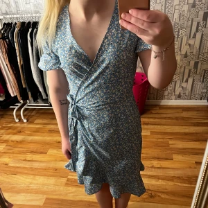 Klänning  - Klänning från vero Moda, som ny storlek 36