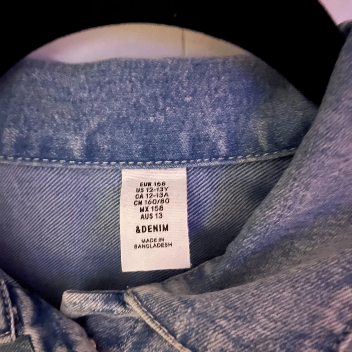 En blå jeans jacka  - 91