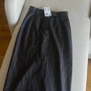 H&M kjol  - Med tag 