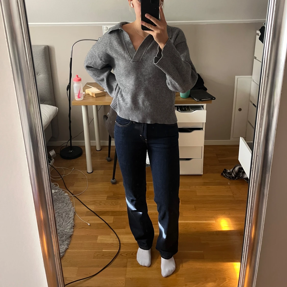 Weekday Jeans mörkblå storlek 26/32