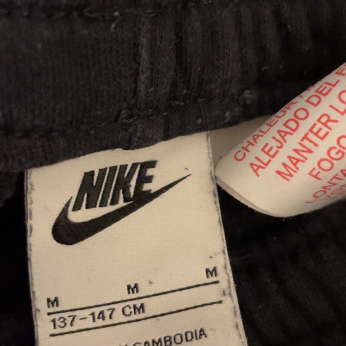 Svarta nike byxor  - 91