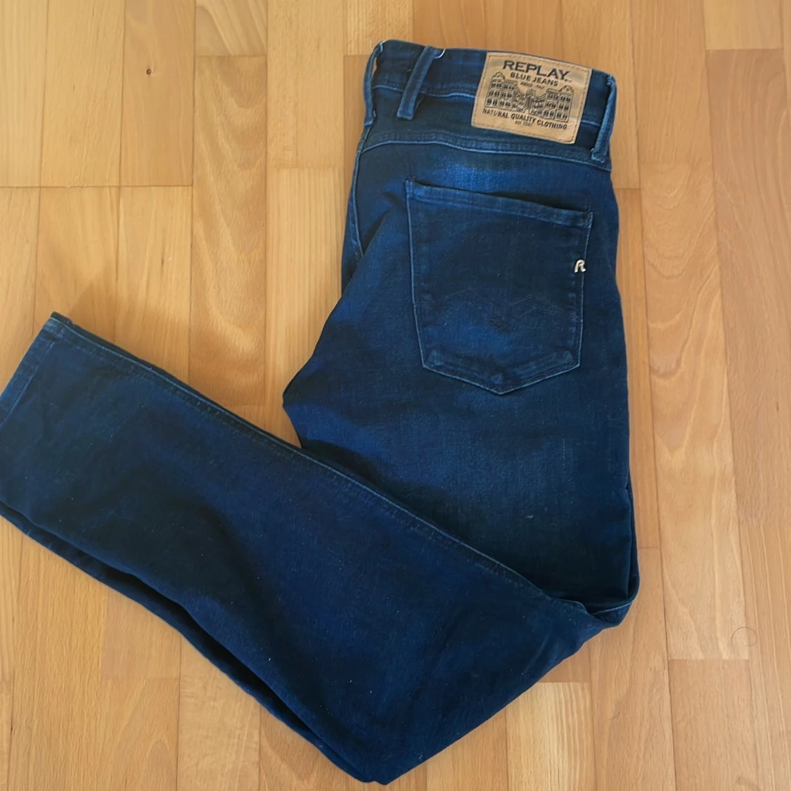 Replay anbass mörkblå - 90