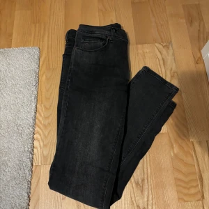J lindeberg jeans - Väldigt bra skick, storlek 31/32, skriv för fler frågor