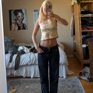 Topp - Såå fin topp storlek xs, typ beige/ ljusrosa 