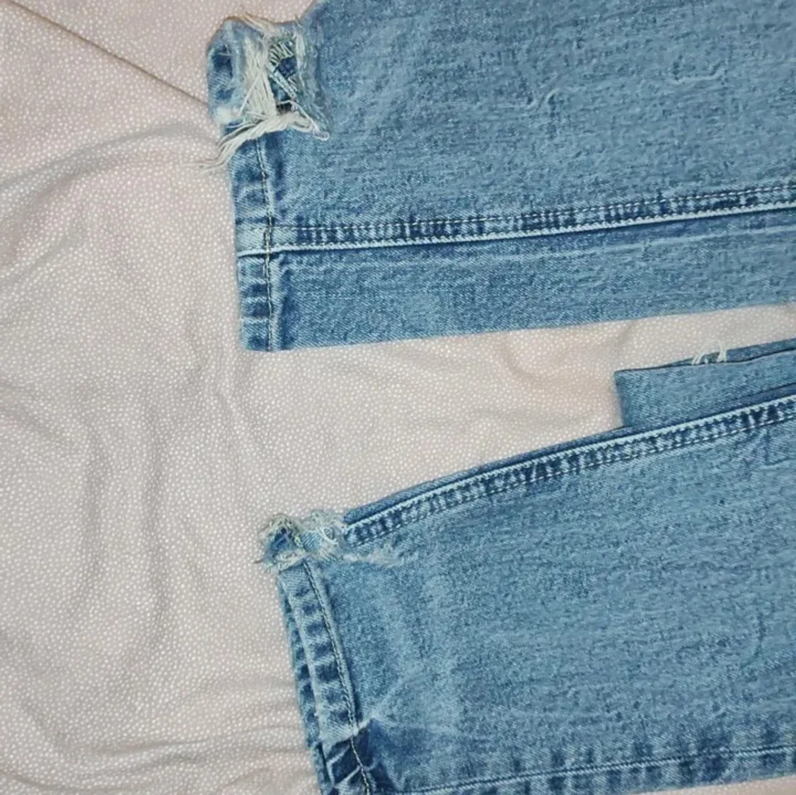 Skinnya jeans med slitage - 91
