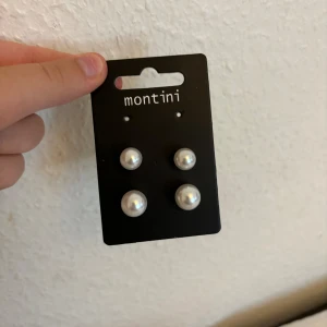 Pärlörhängen  - Pärlörhängen i två storlekar