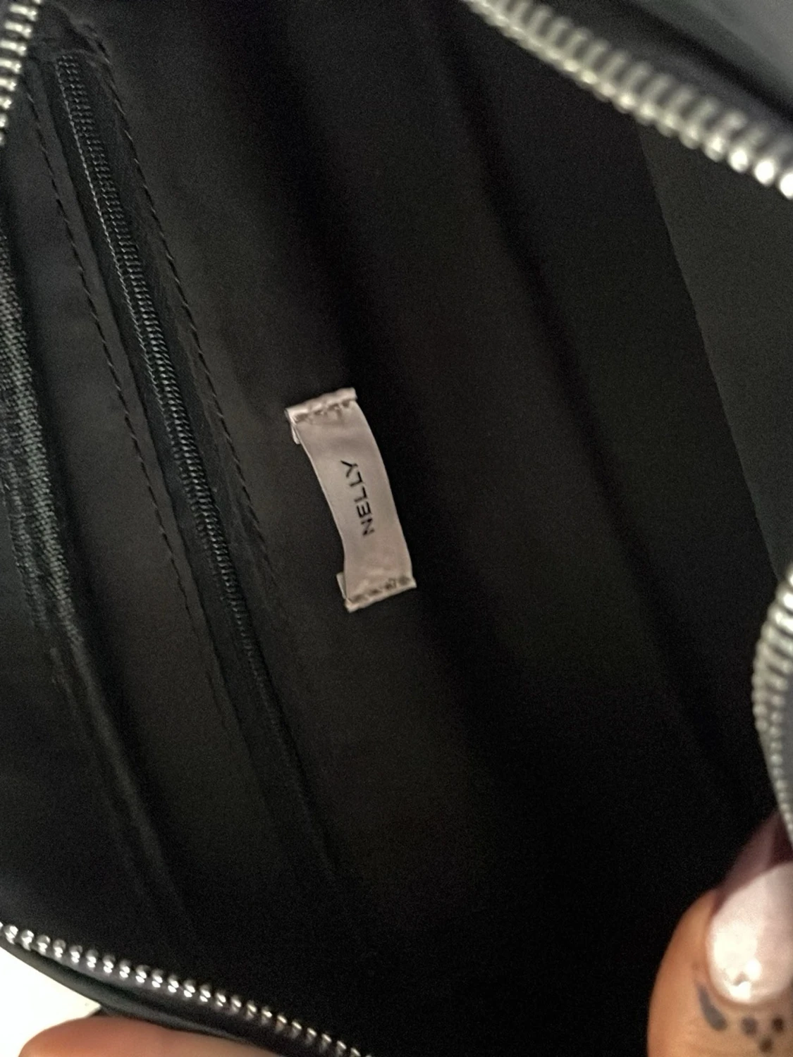 Svart handväska från Nelly - 1