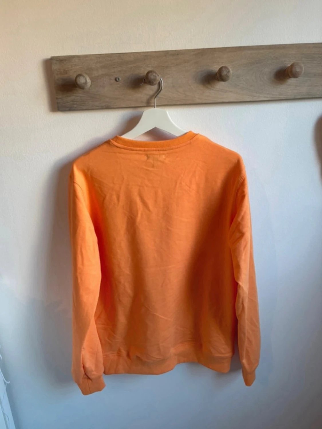 Orange sweatshirt från On That Ass - 4