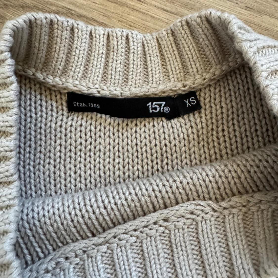 Beige stickad tröja från Lager 157  - 2