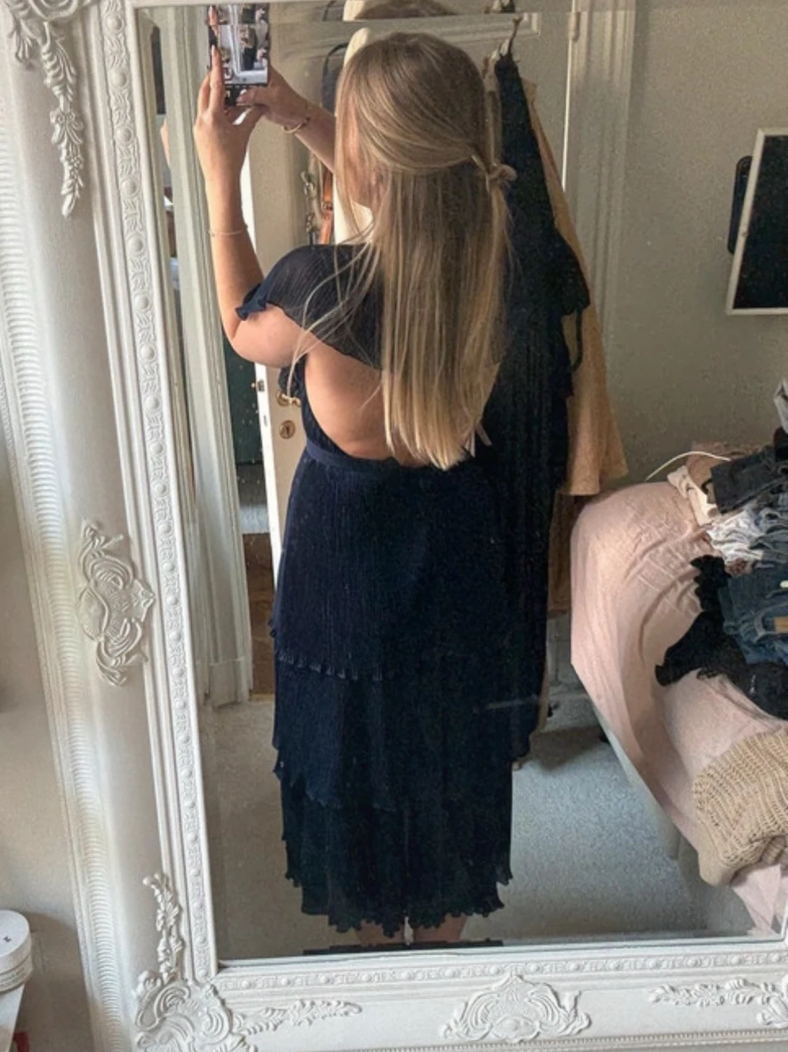 Mörkblå omlottklänning med volang - 4