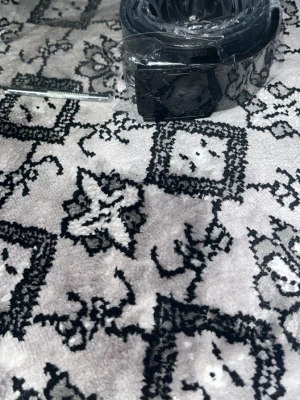 Full svart L V bälte  - 110 cm du kan göra egna hål 