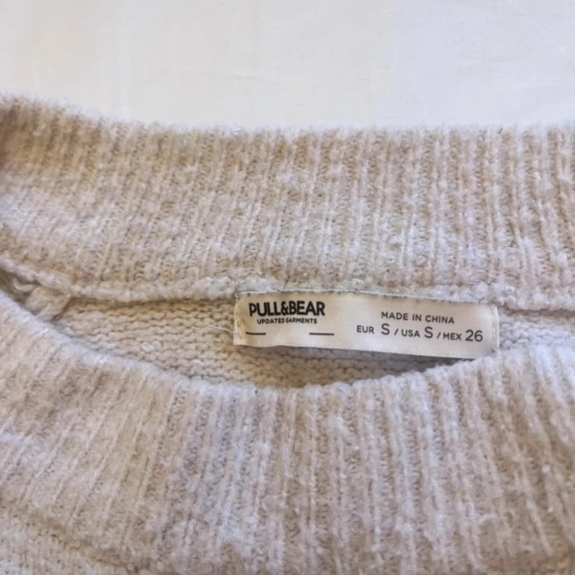 Beige stickad tröja - 1