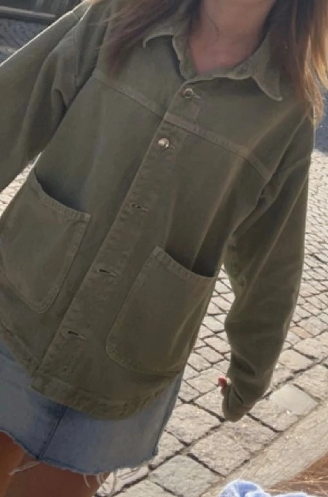 Olivgrön jeansjacka med stora fickor - 1