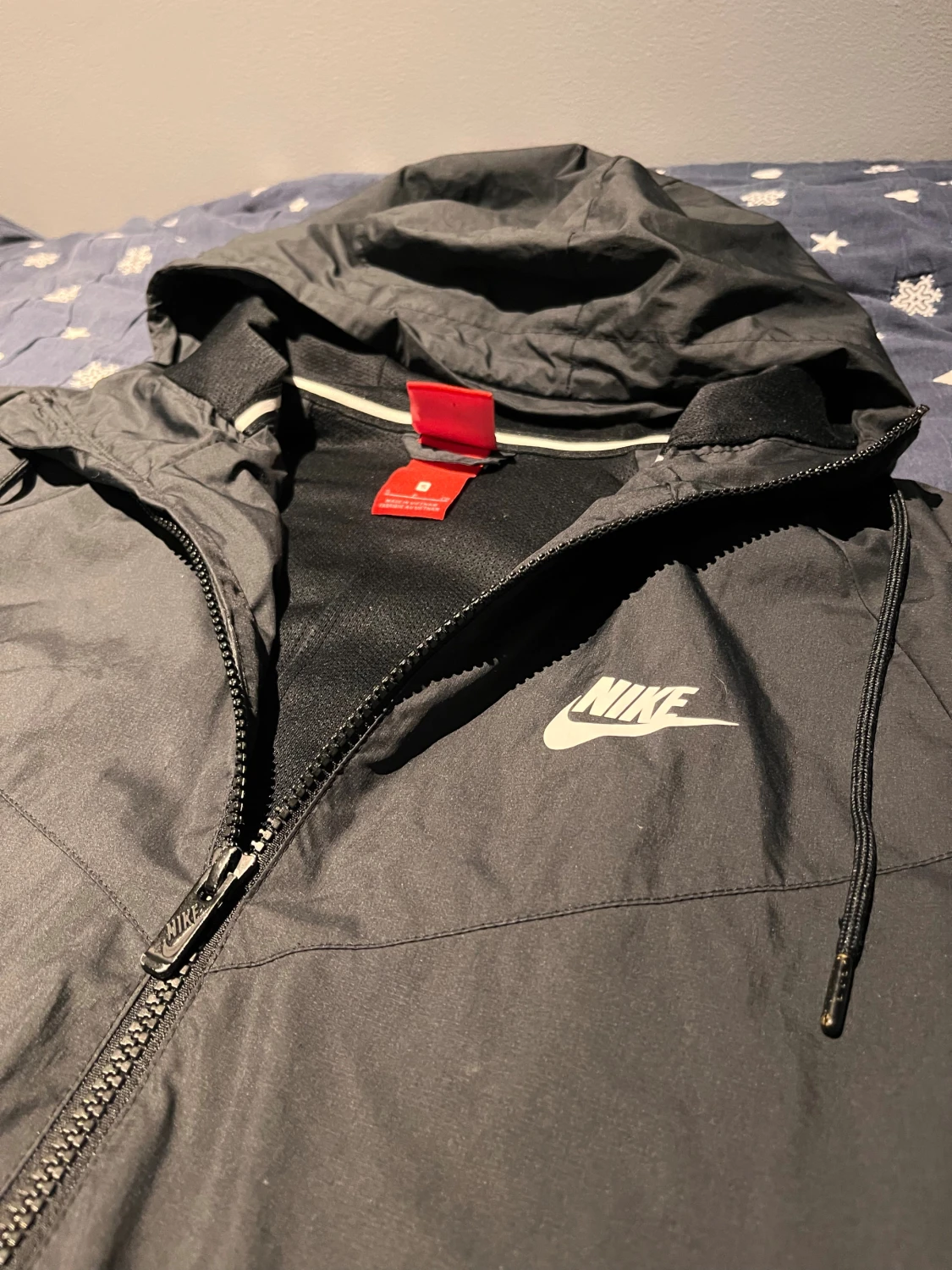 Svart Nike vindjacka med huva - 1