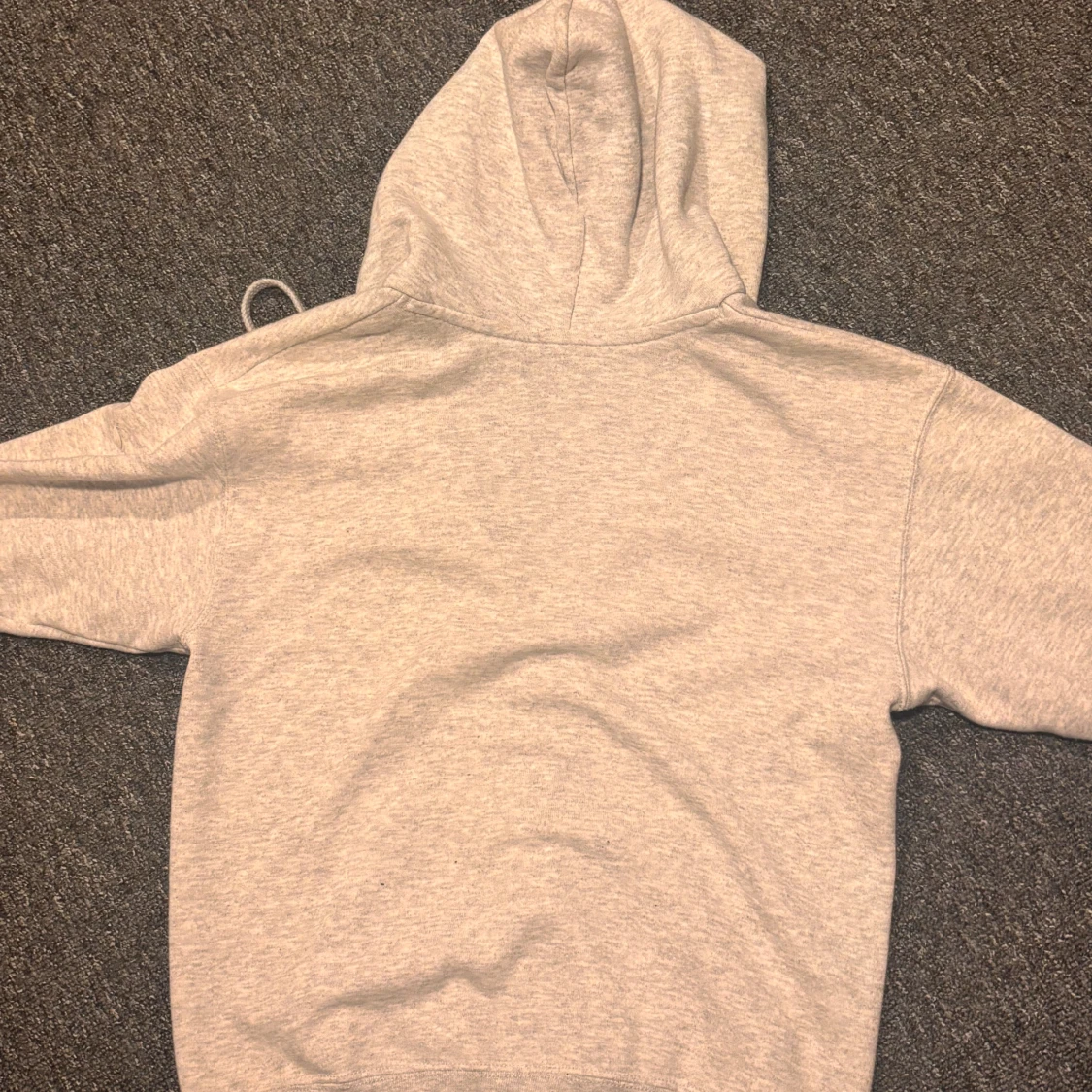 Grå BVALDI hoodie med strass - 2