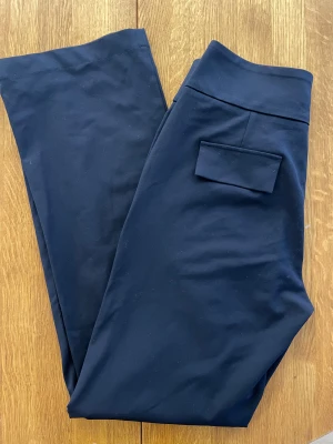 Djerf Avenue Day to Day pants  - Använda två gånger! Jättebra skick och väligt bra kvallite samt skön stretch💙