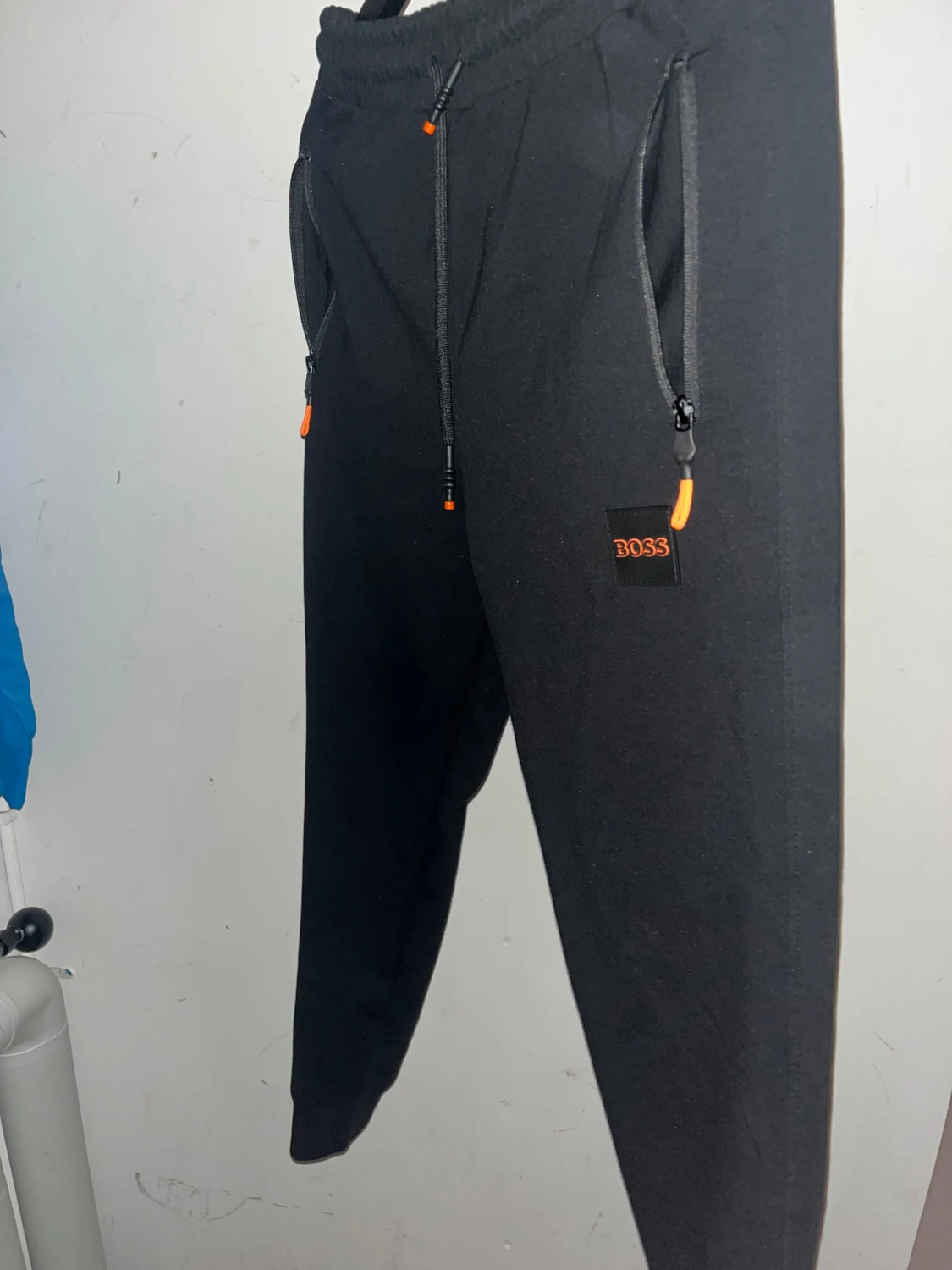Svarta mjukisbyxor från BOSS - 2