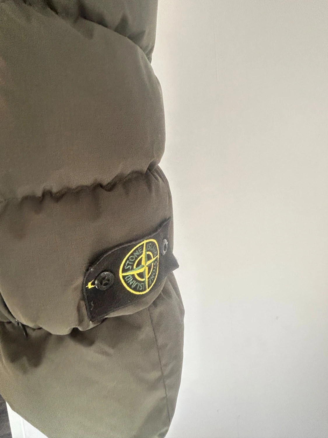 Olivgrön dunväst från Stone Island - 2