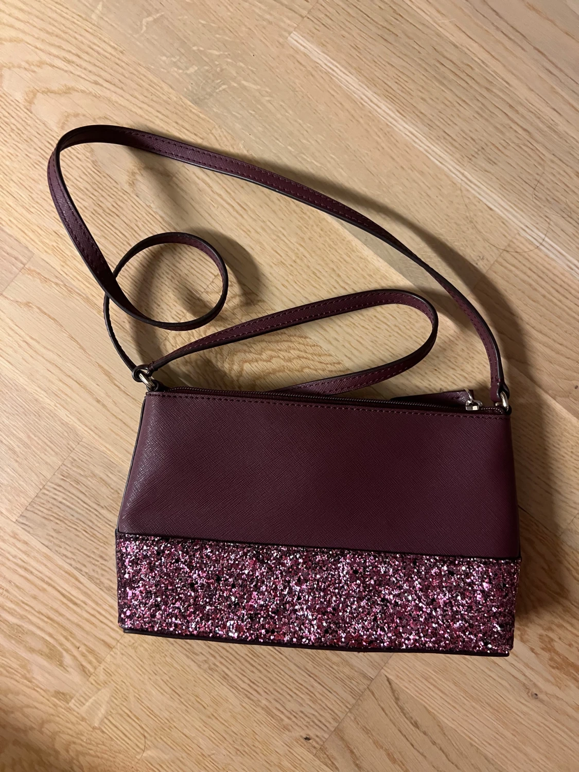 Mörklila axelväska från Kate Spade - 1