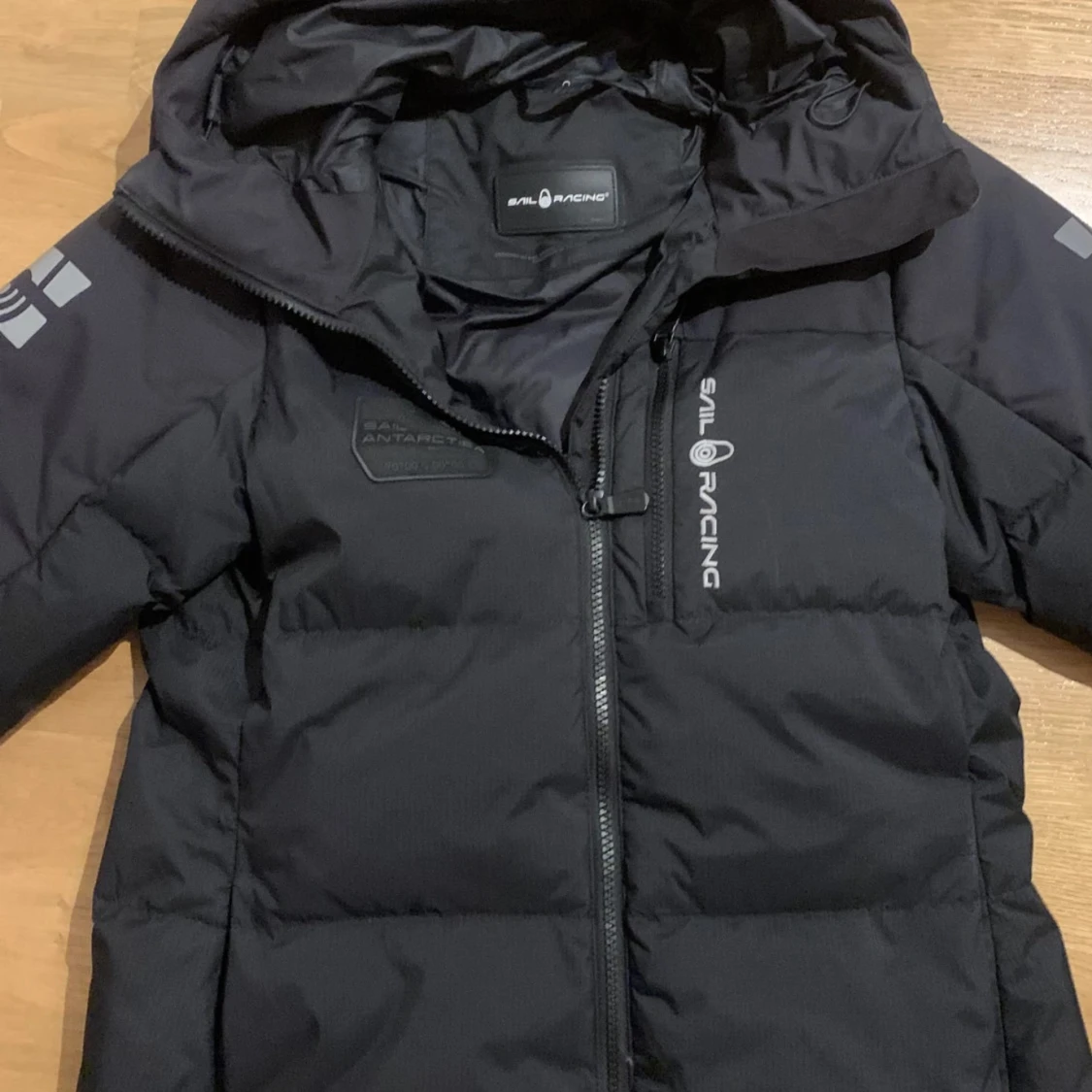 Svart pufferjacka från Sail Racing - 1
