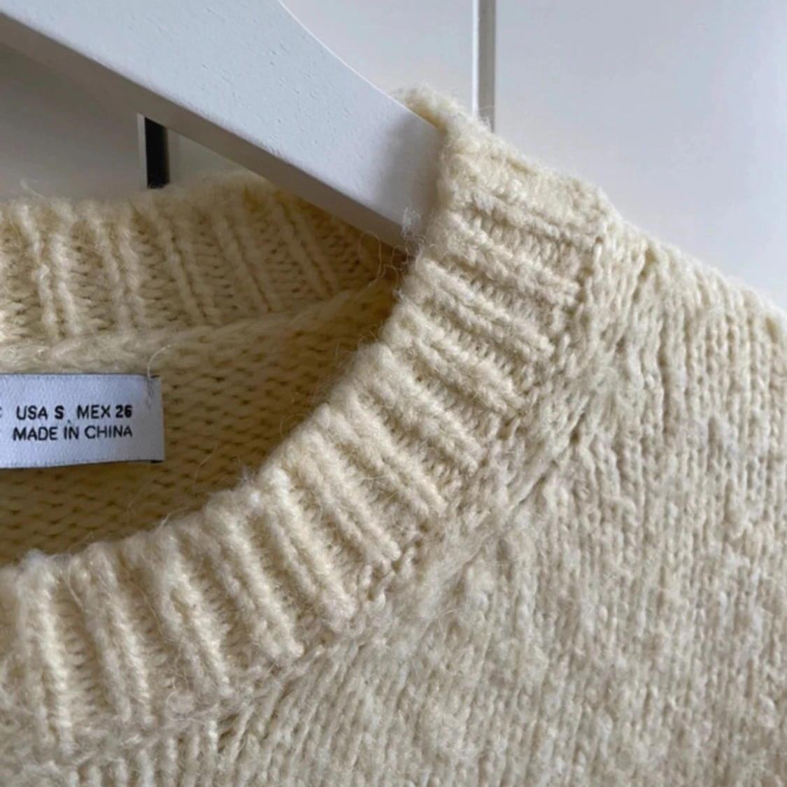 Ljusgul tröja från Zara - 2