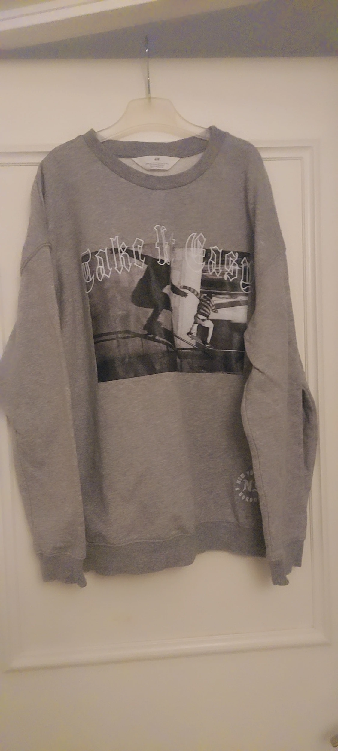 Grå sweatshirt med tryck från H&M