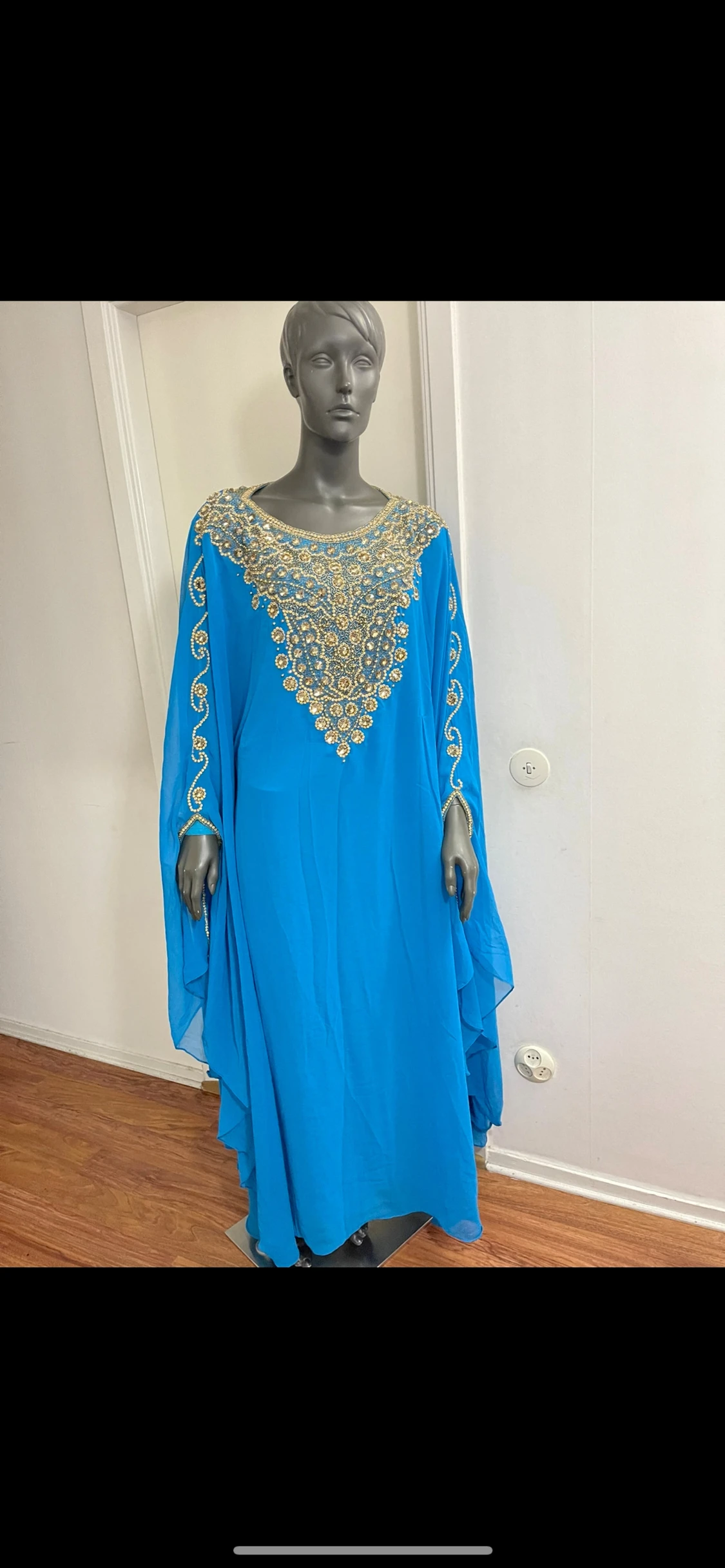 Blå långklänning med paljetter - 4