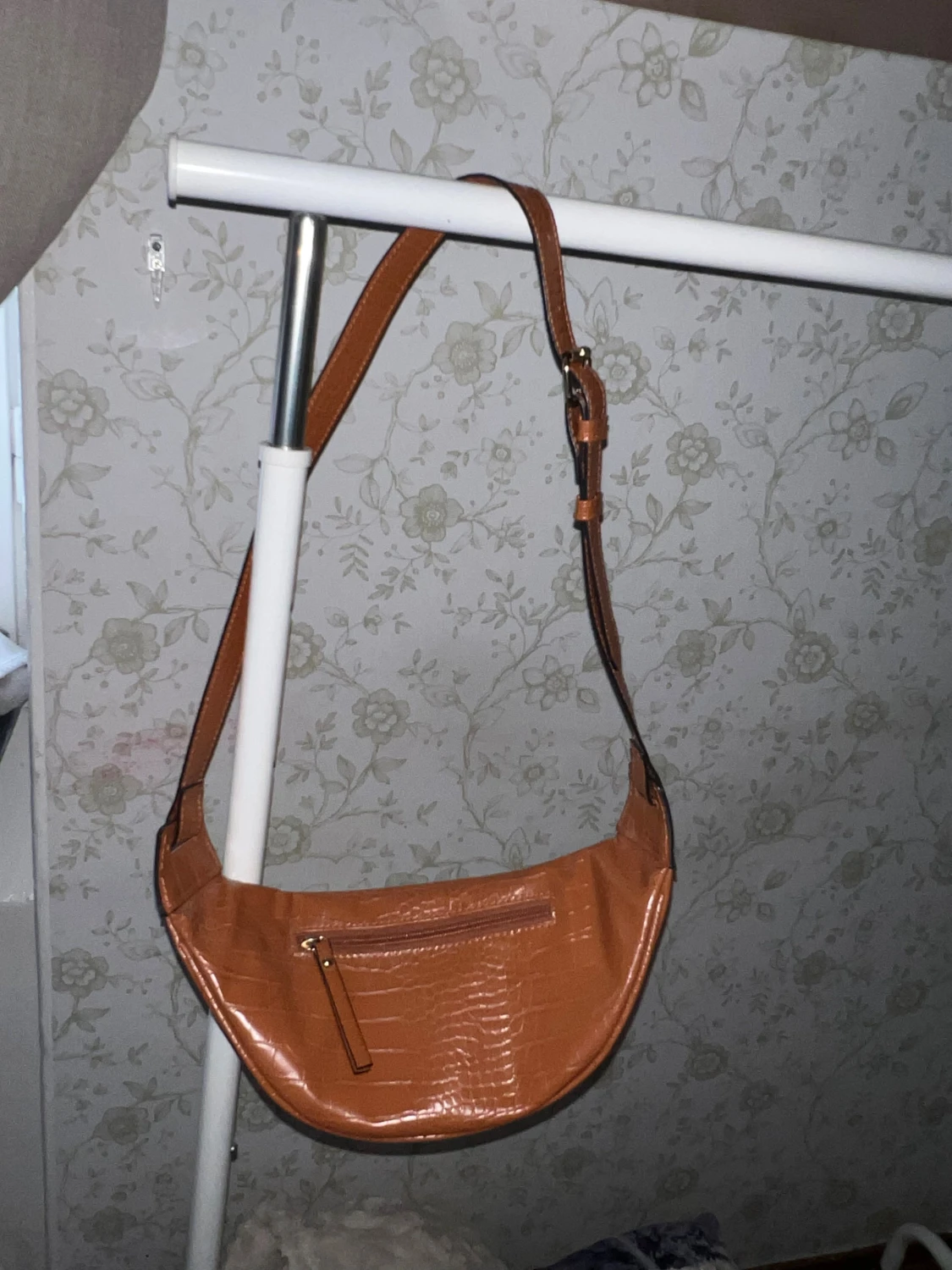 Brun axelväska i croco-imitation - 5