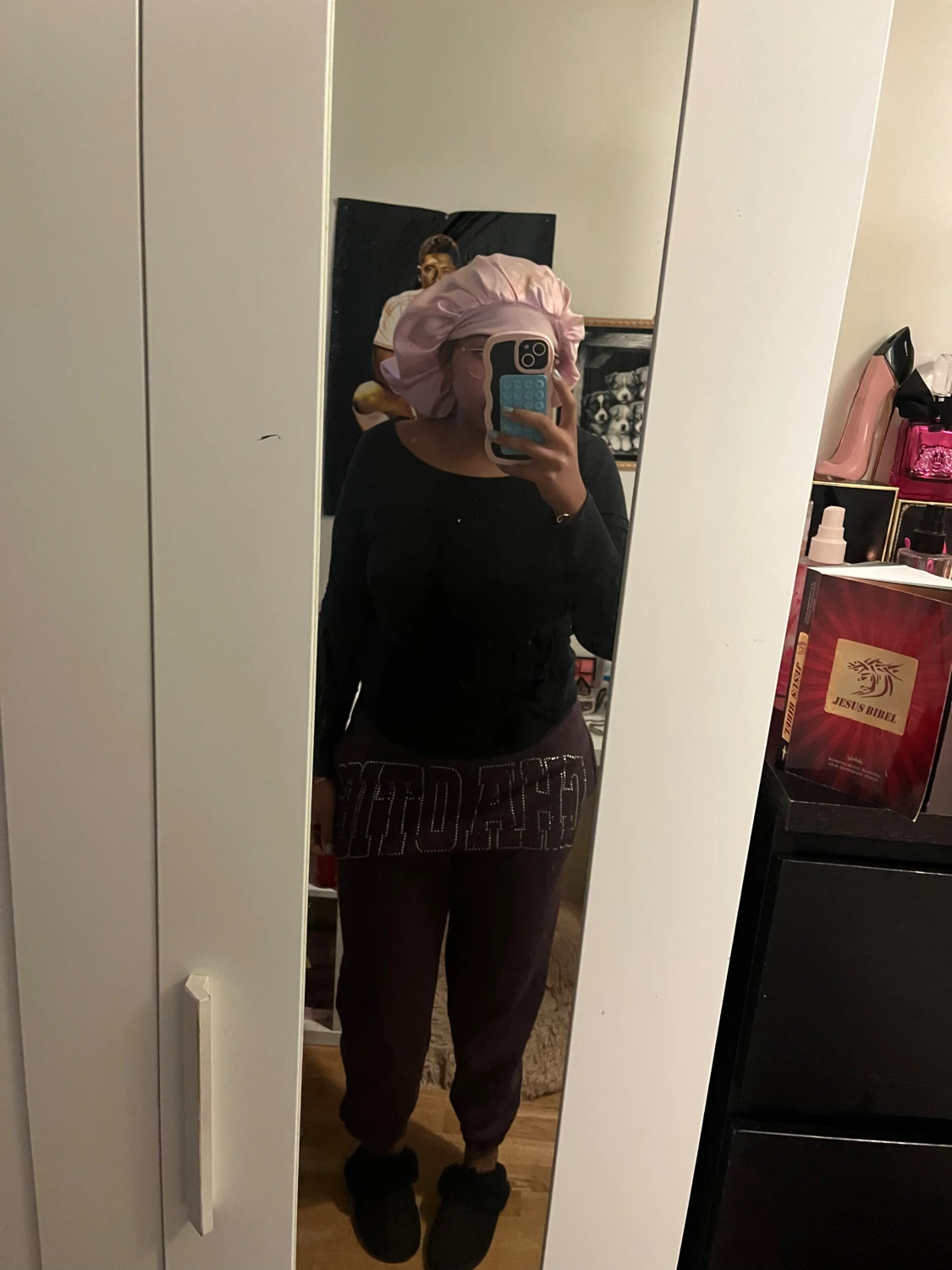 Mörklila mjukisbyxor med CHAOTIC print - 1