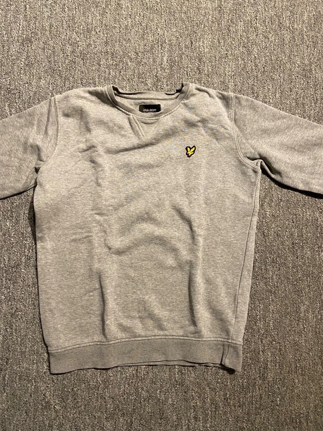 Grå sweatshirt från Lyle & Scott