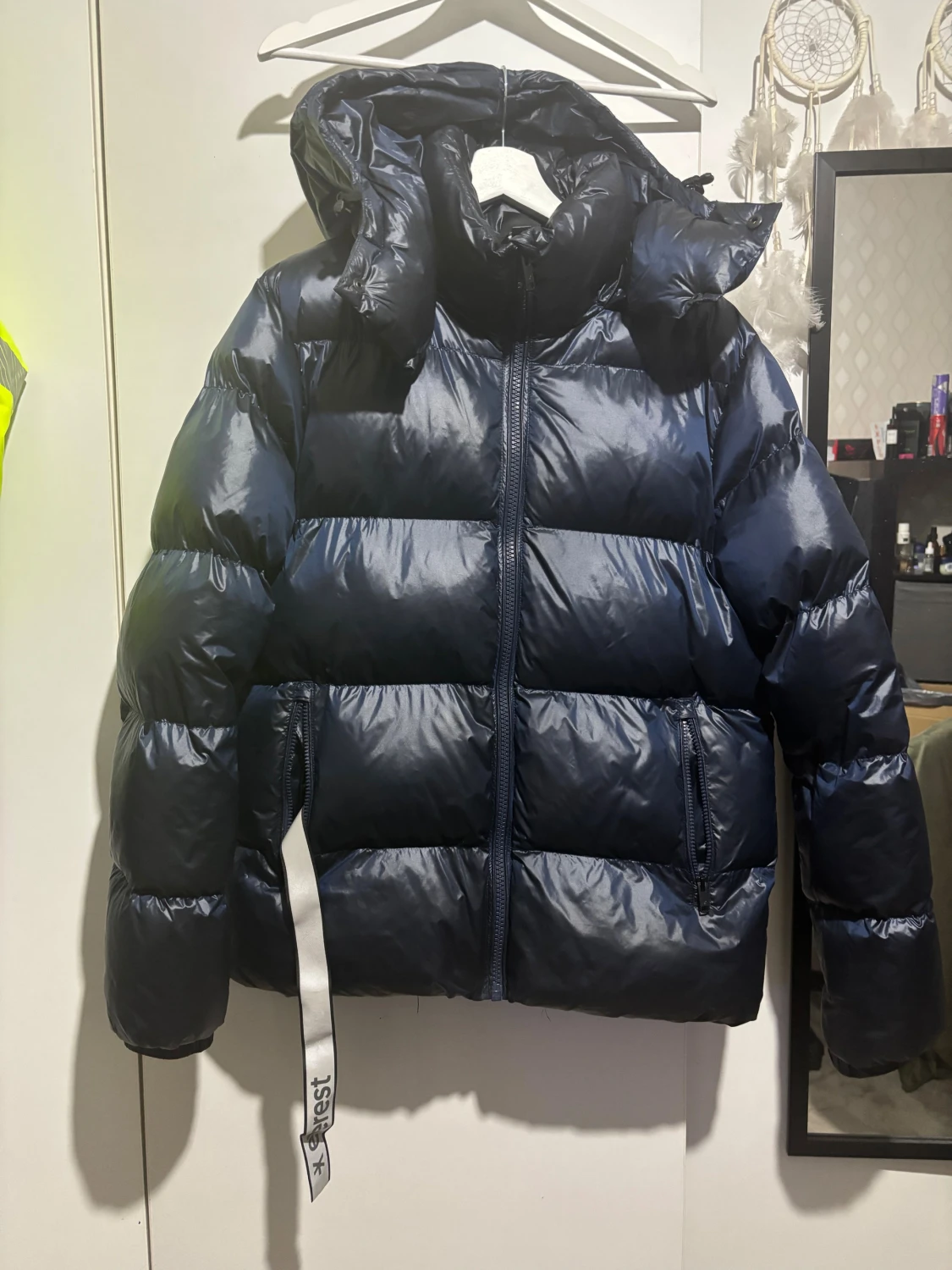 Svart pufferjacka från Everest