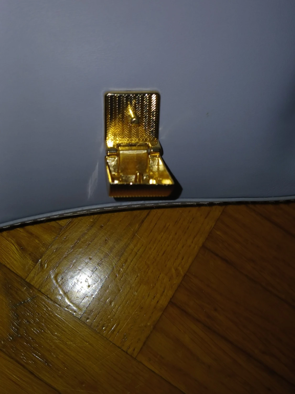 Grå/blå axelväska med gulddetalj - 9