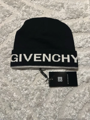 Mössa - Helt ny, bra material