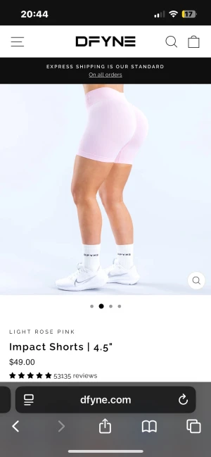 Ljus rosa Dfyne shorts  - Snygga ljus rosa tränings shorts från Dfyne, säljer pga andvänder inte shorts längre på gymmet.
