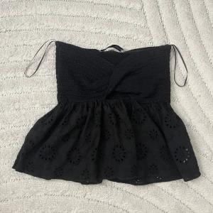 Zara topp - Säljer då den inte kommer till användning.