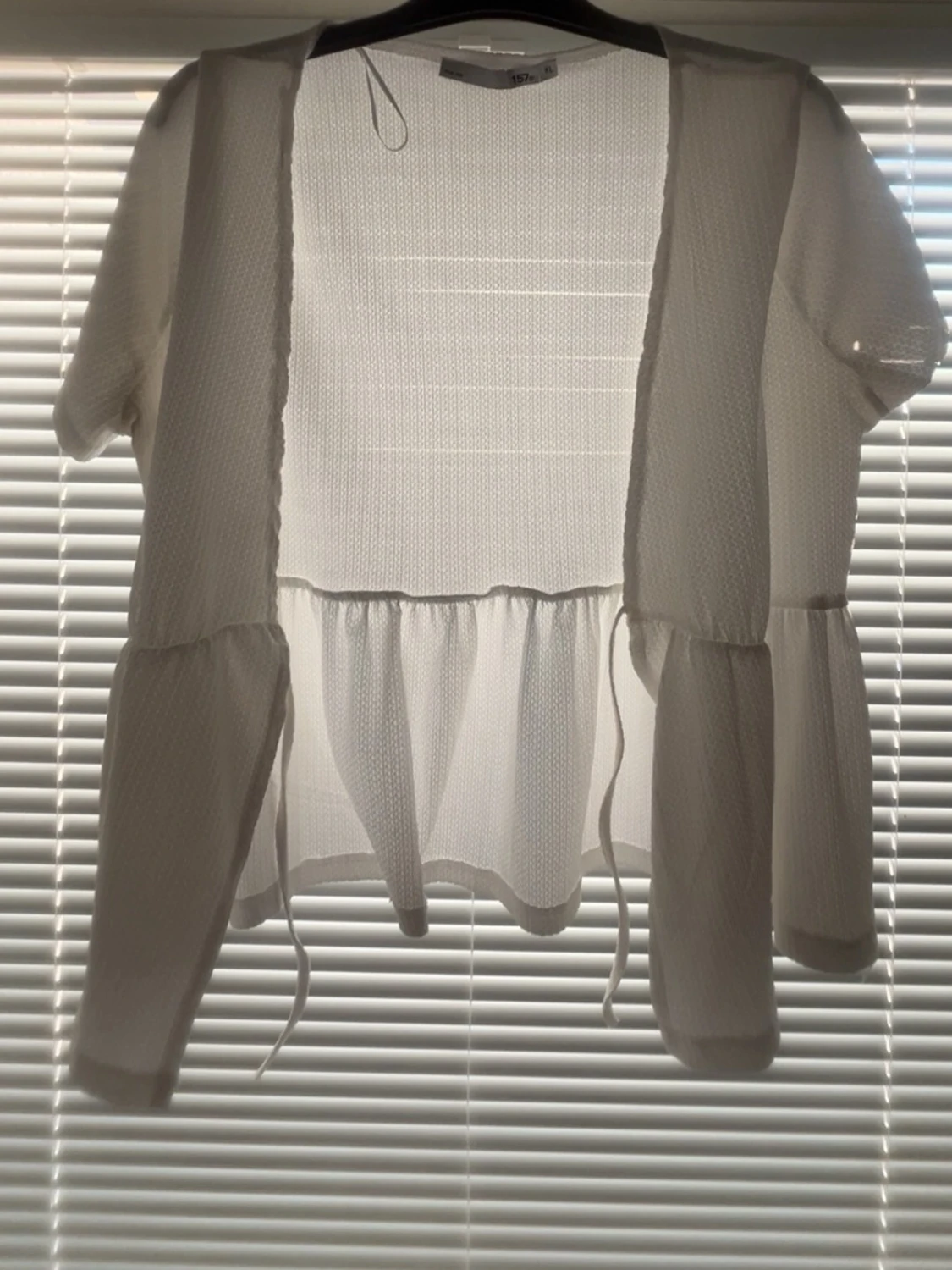 Vit omlottkofta med knyt i storlek XL - 1