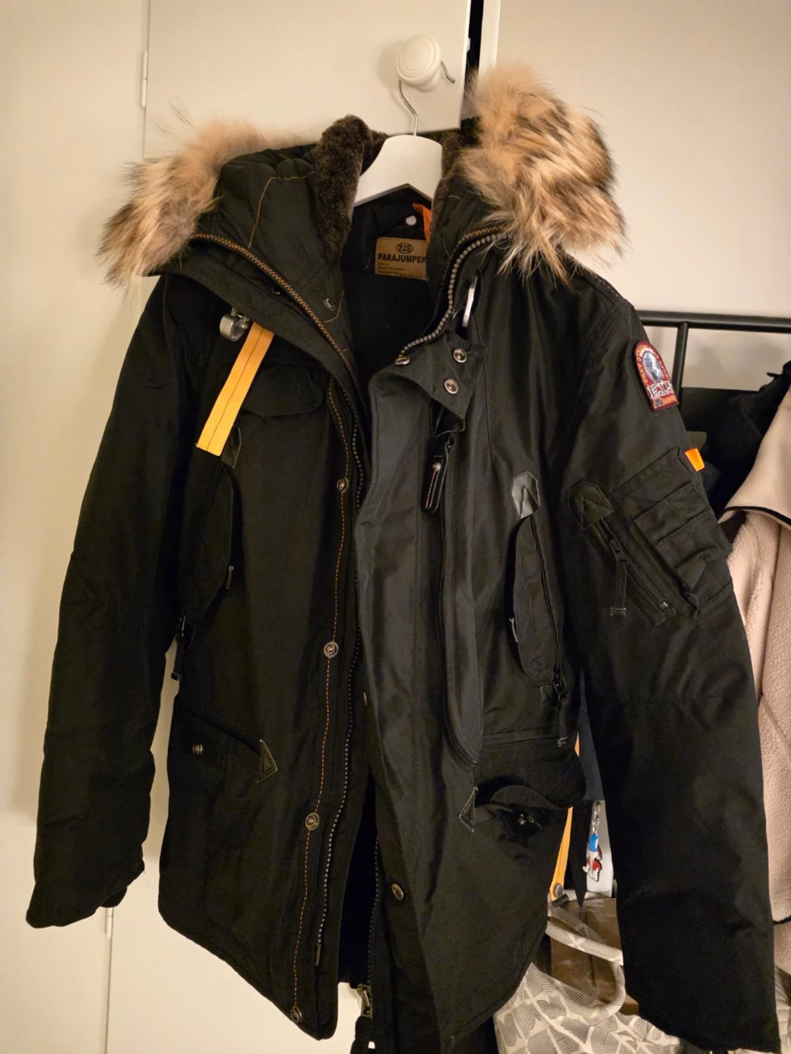 Svart Parajumpers parkajacka med päls - 2