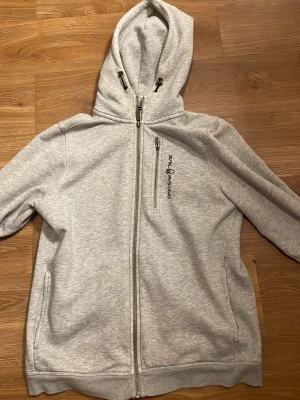 Sail racing zip up hoodie - Sail racing hoodie stl:170 cm bra skick sitter som S