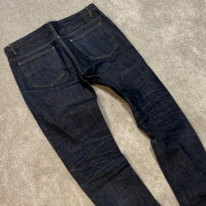 A.P.C - APC jeans | Skick 9/10 Mycket bra! | Modell: Petite New Standard | Nypris ca 3000kr | Mitt pris 699kr | Midjebredd: 43cm Ytterbenslängd: 110cm |  Kom gärna pm vid frågor eller funderingar | Postas eller möts upp i Gävle!