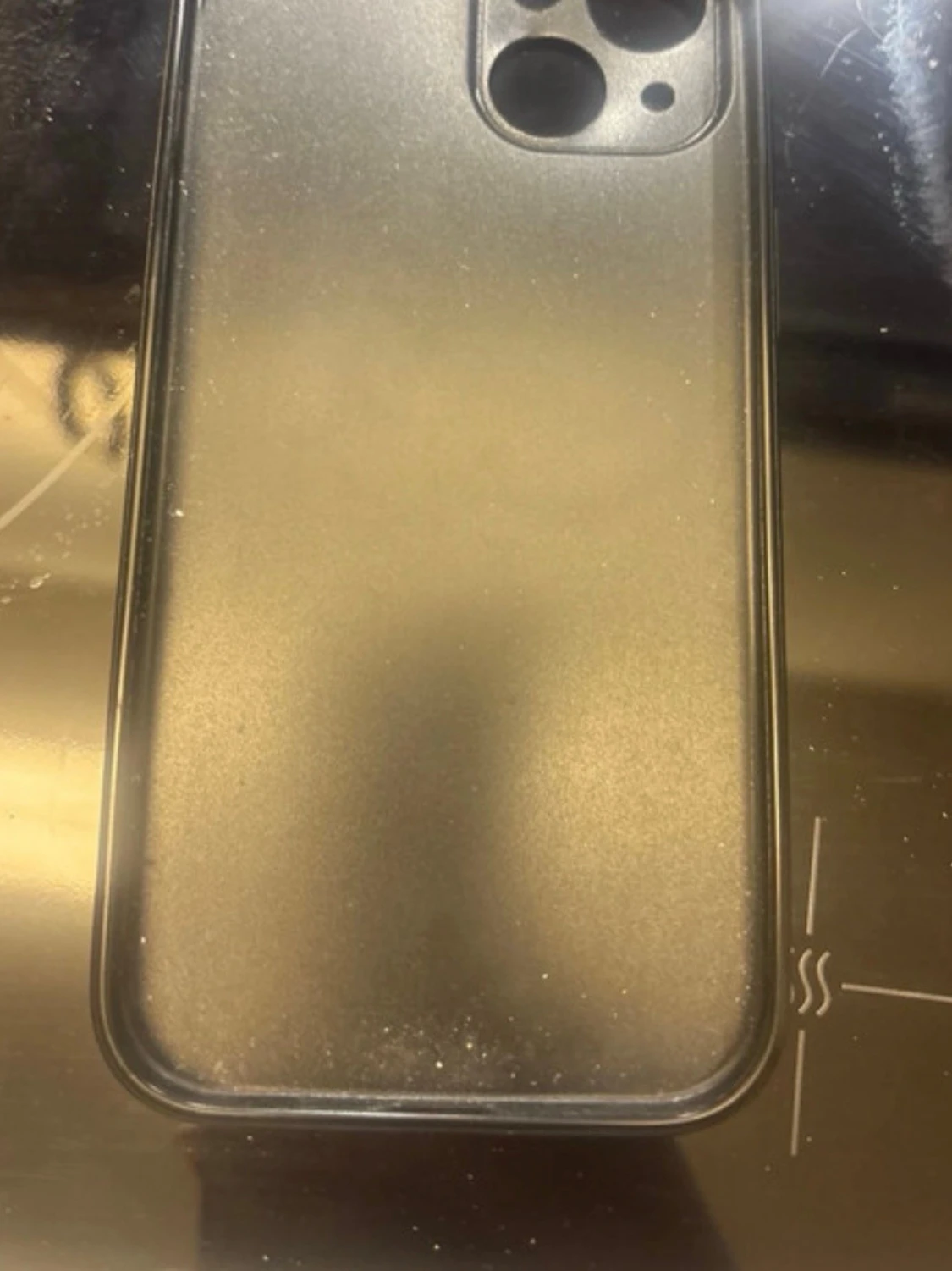 iPhone 15 skal med Angel Dust från Hazbin Hotel. - 1