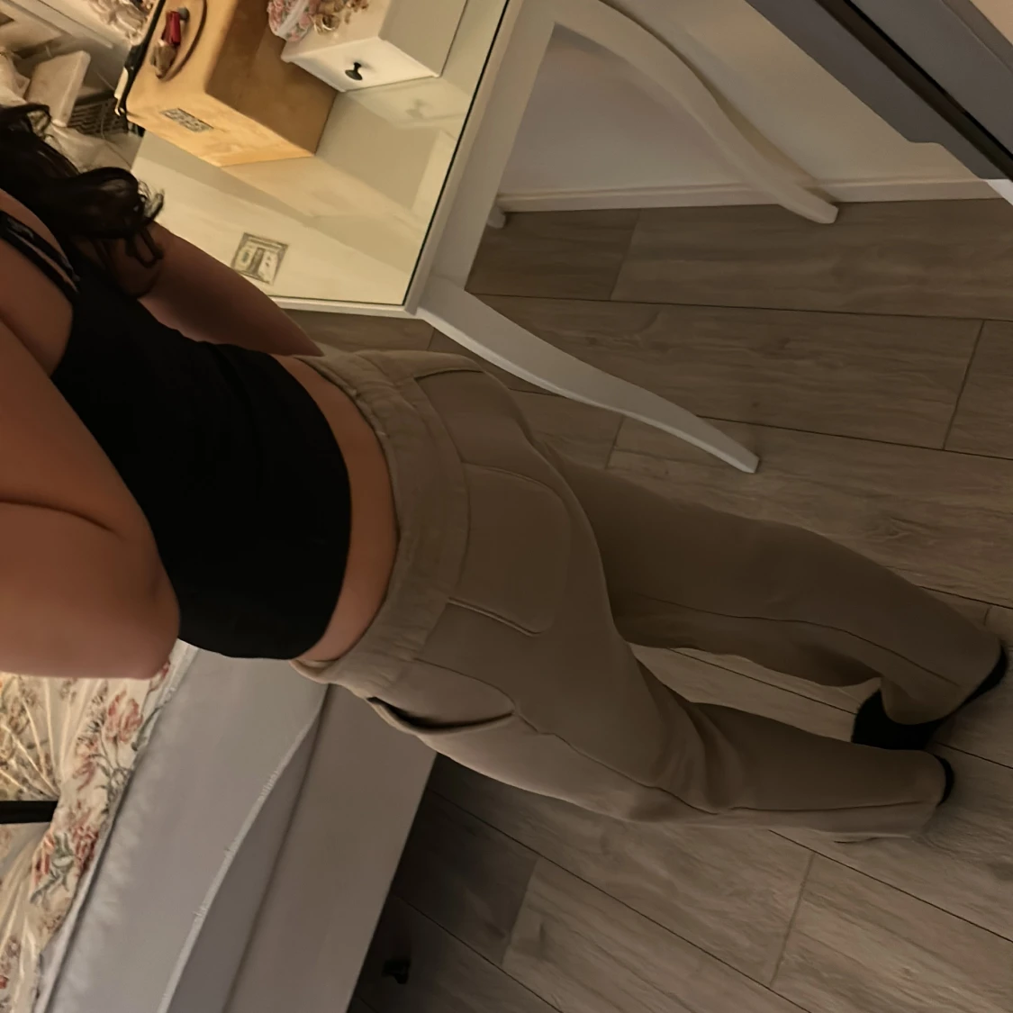 Beiga mjukisbyxor med snörning - 1