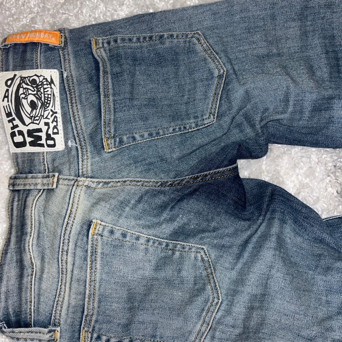 Blå bootcut jeans från Cheap Monday - 2