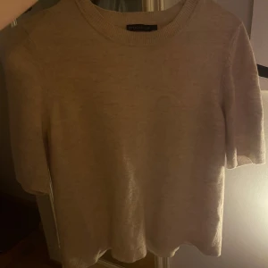 Stickad tröja - Stickad kortärmad tröja feån sthlm as fin!