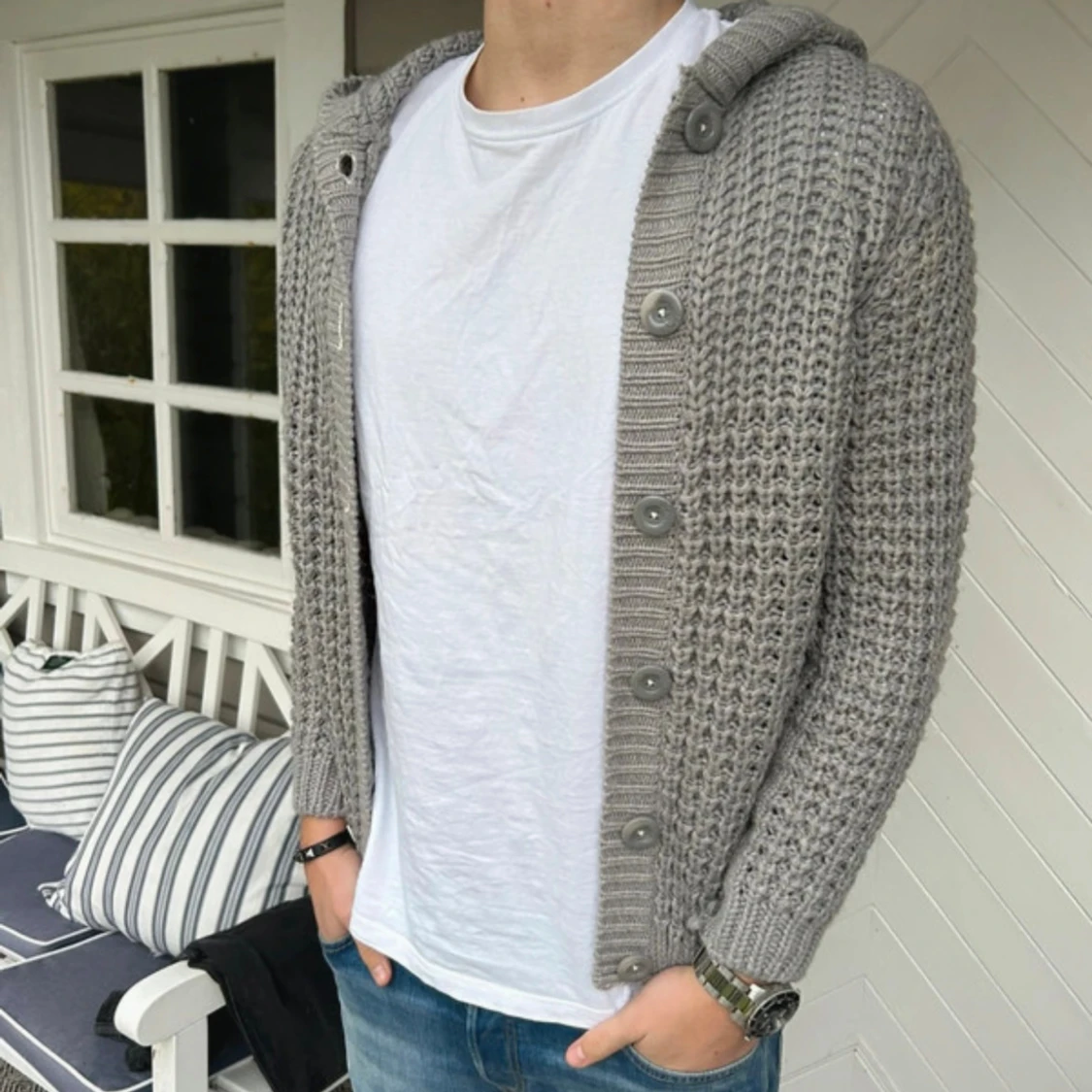 Grå stickad cardigan 